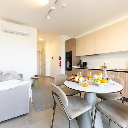 Luxury Valley Views B12 דירה